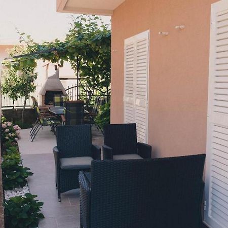 Apartments Sunny Garden Brodarica  Rom bilde